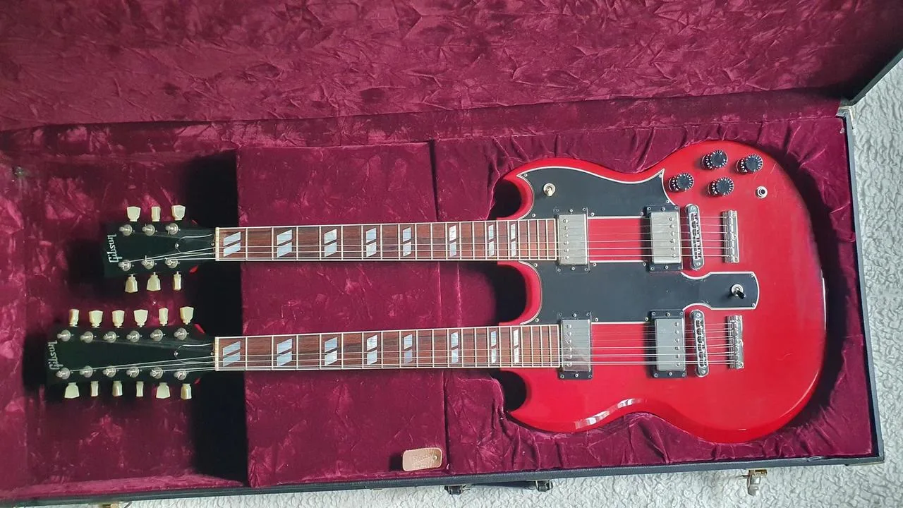Legendární dvoukrká kytara Gibson EDS-1275