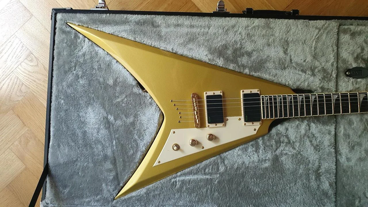 Zánovní kytara ESP LTD KH-V Kirk Hammett signature