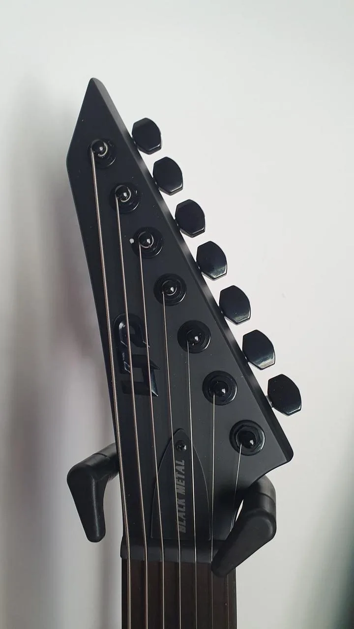 Nehraná barytonová 7strunka ESP LTD M-7HT Black Metal