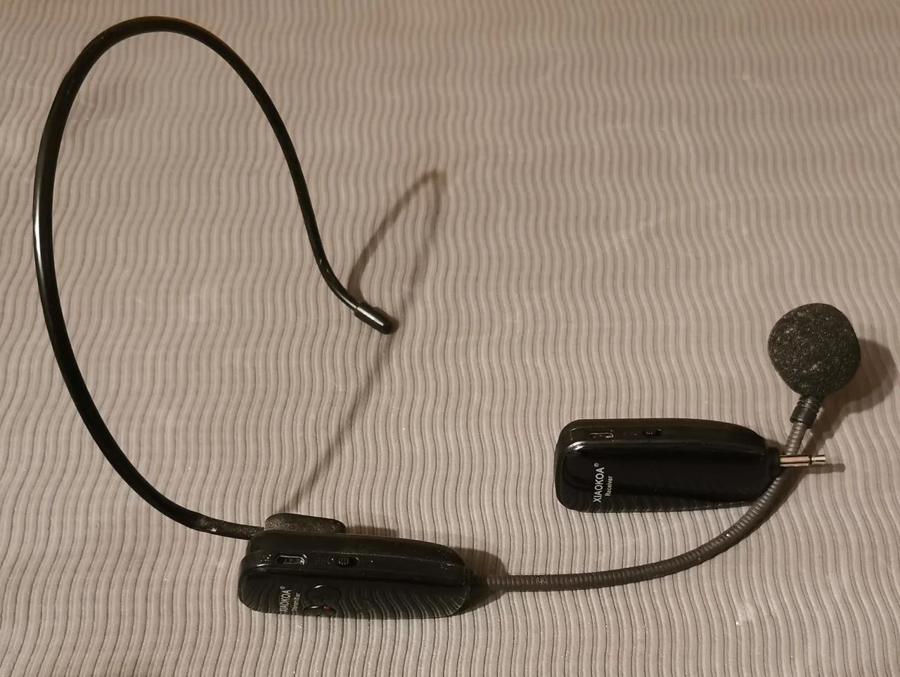 Wireless headset microphone system