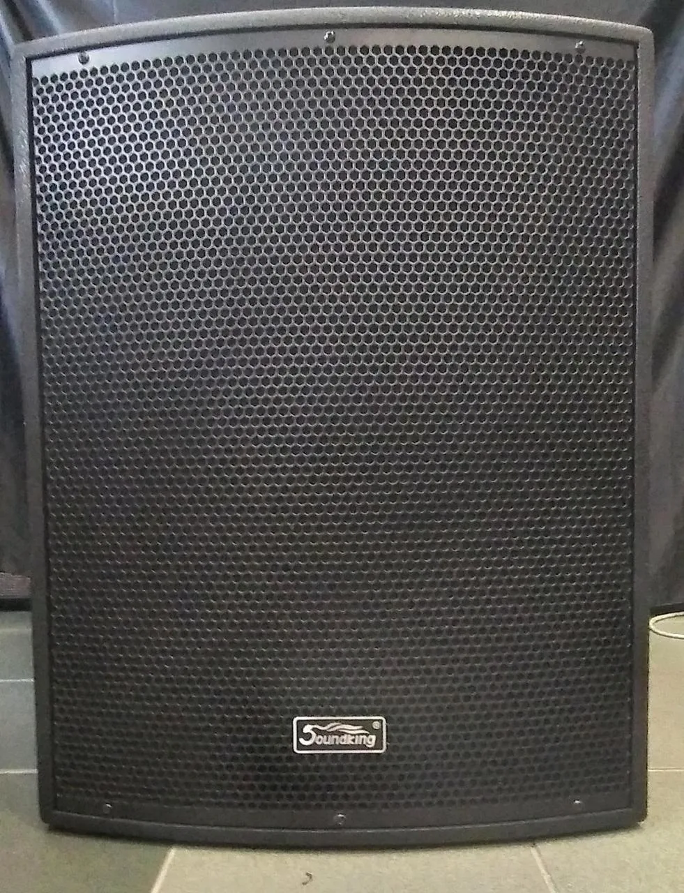 Soundking KV18SAD Aktivní subwoofer Sleva-nová cena!!