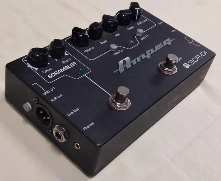 Ampeg SCR-DI vč. napaječe Prakticky nový!