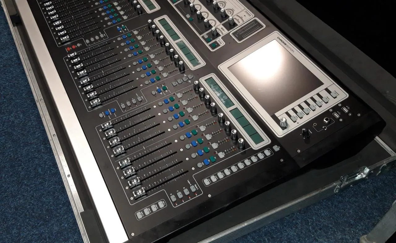 Allen&Heath GLD112 + AR2412 + AR84 + t.racks VM100 + case