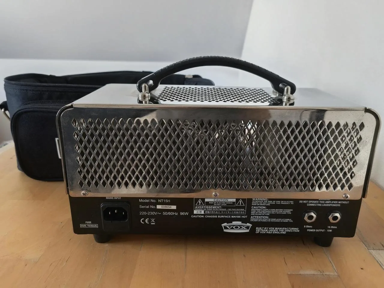 Predám celolampovú hlavu VOX Night Train NT15H + reprobox