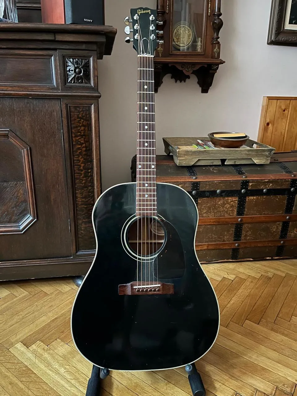 Raritní 1990 Gibson J-45 Factory Black! 4 vyrobený kus