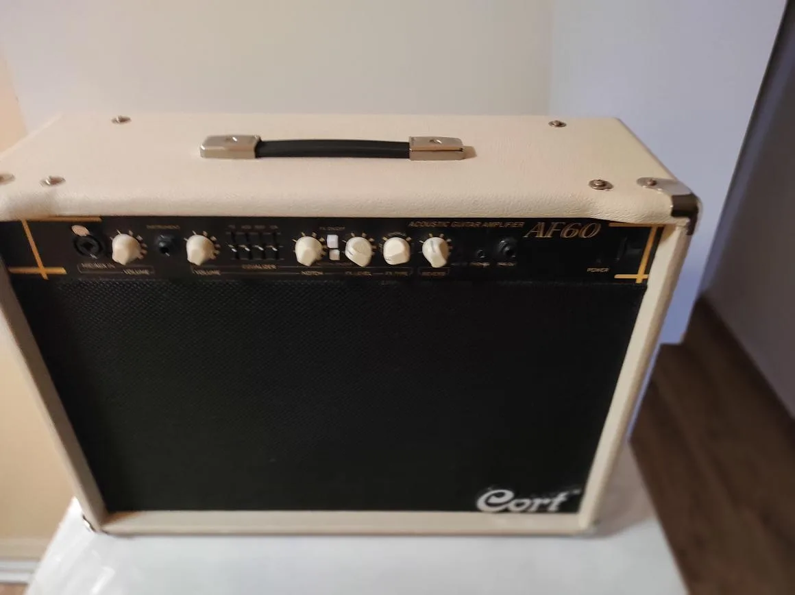 Cort AF-60 Akustické kombo