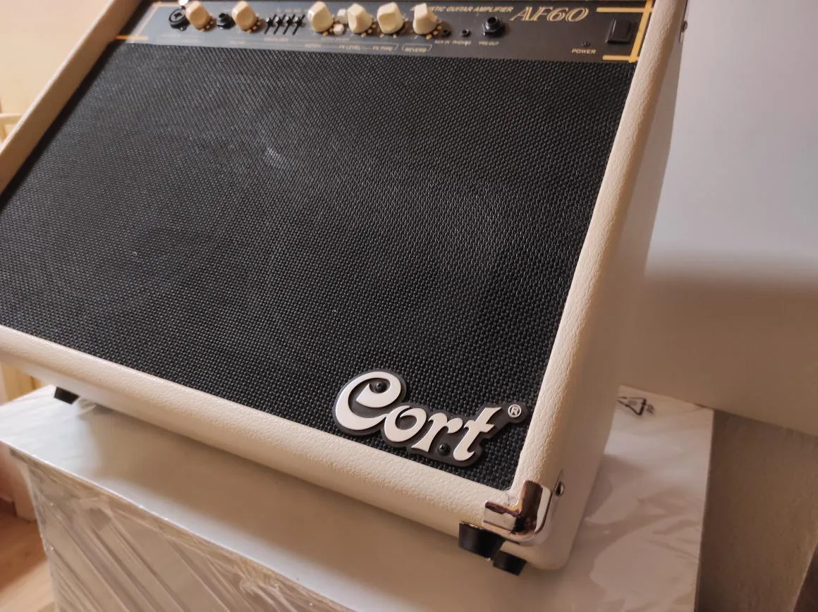 Cort AF-60 Akustické kombo