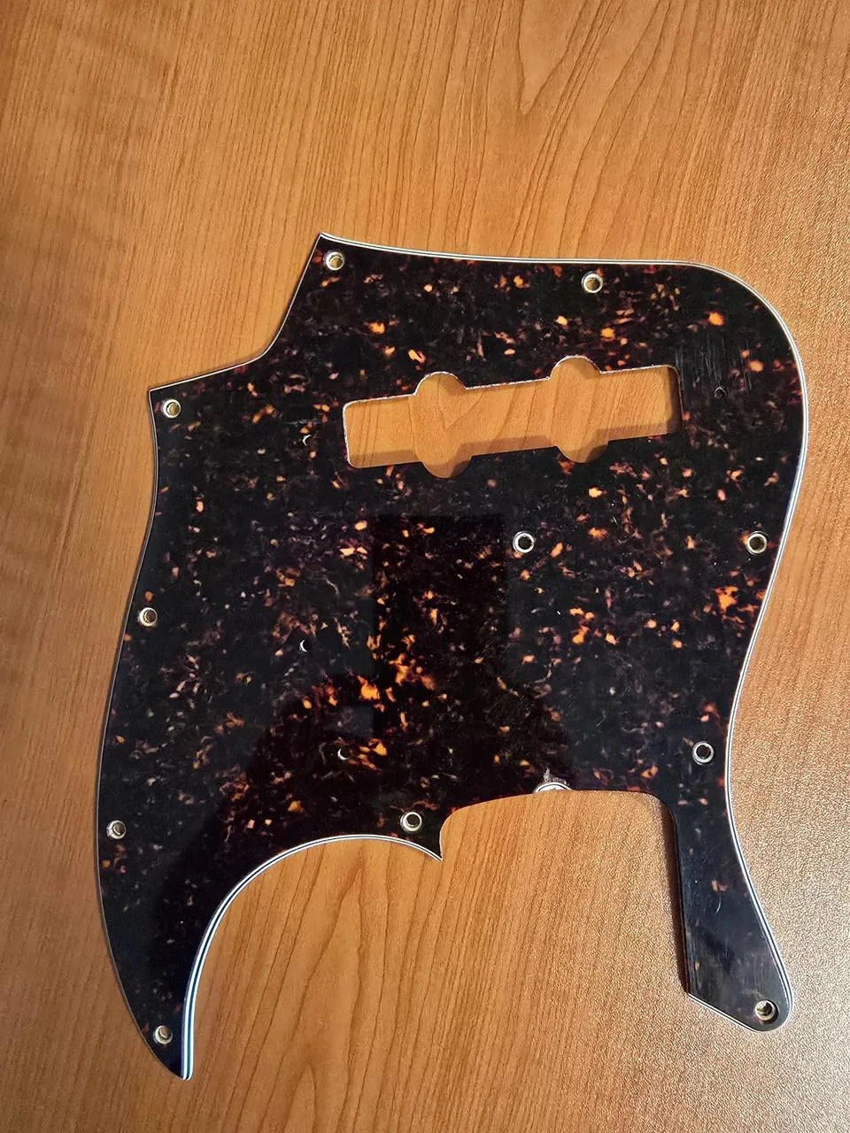 Prodám třívrstvý pickguard Jazz Bass