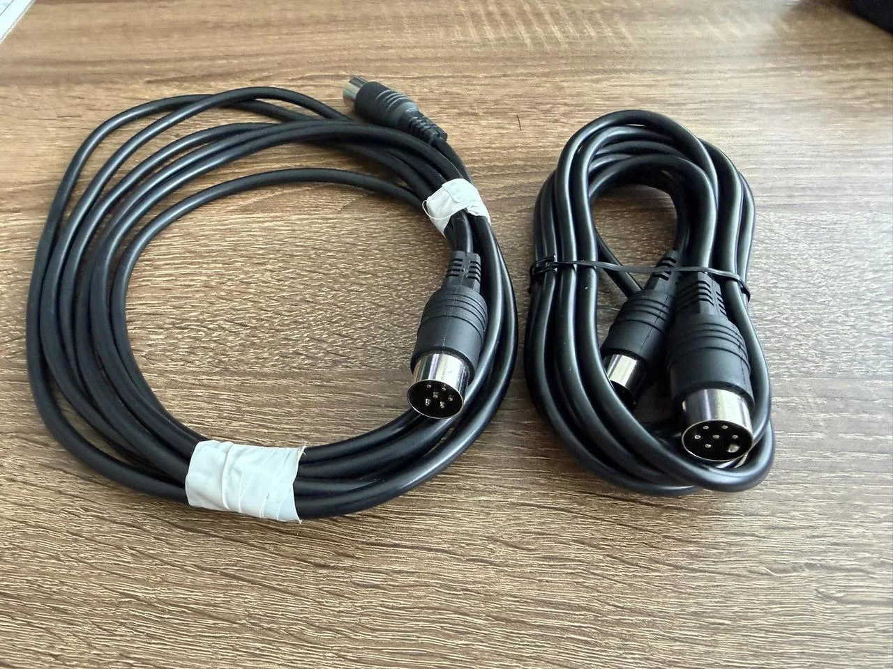 DIN 6pinový kabel pro přenos signálu