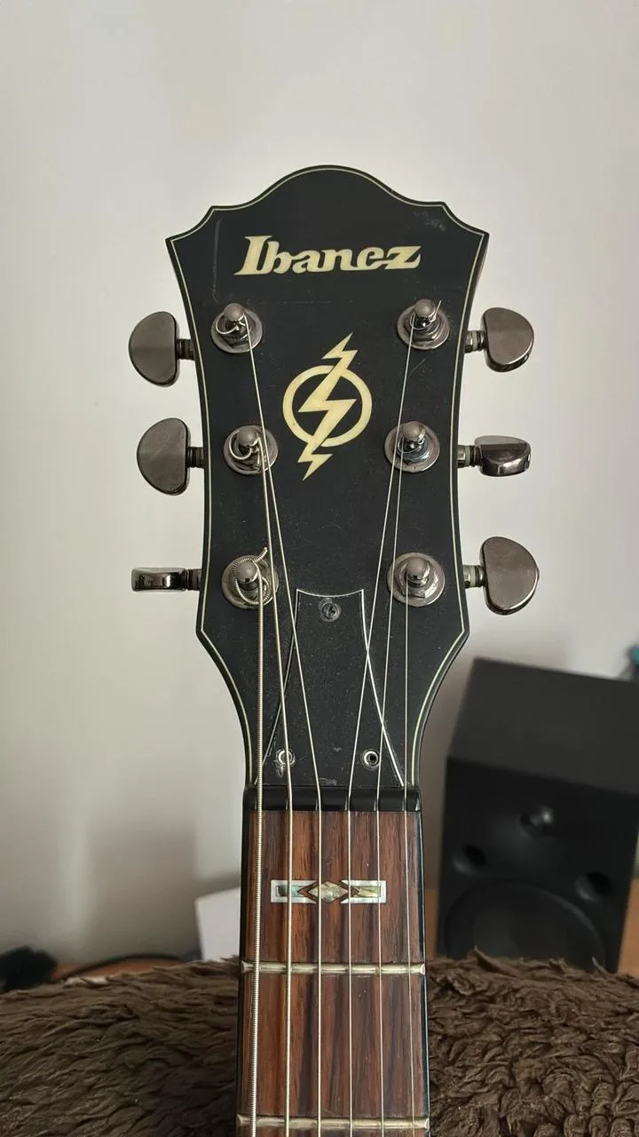 Ibanez AGS83B - pololubová elektrická kytara