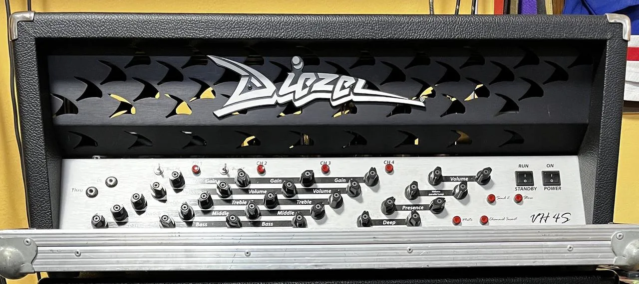 DIEZEL VH4s + Case + MIDI pedál