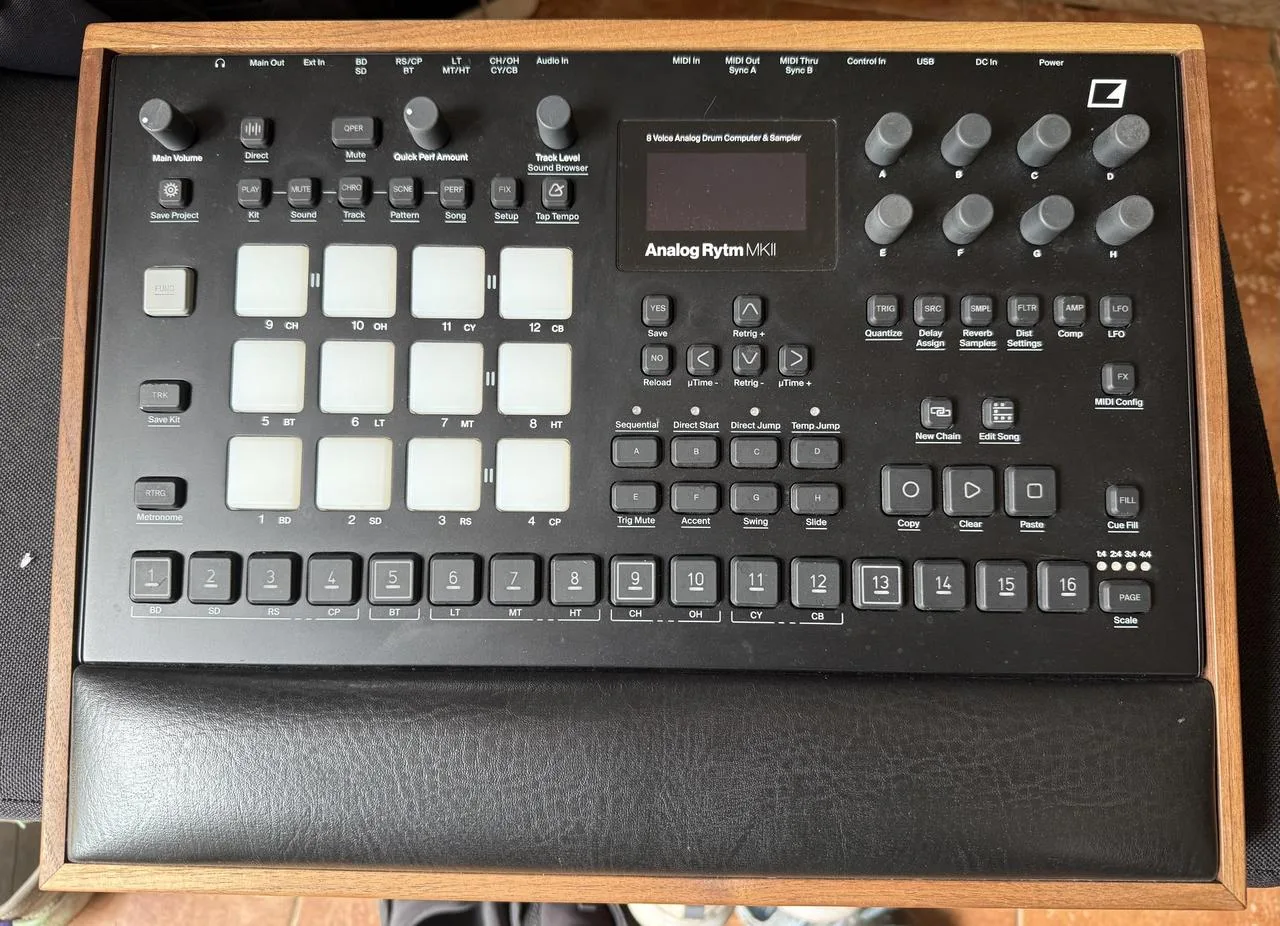 Electron Analog Rytm Mk2 + stand