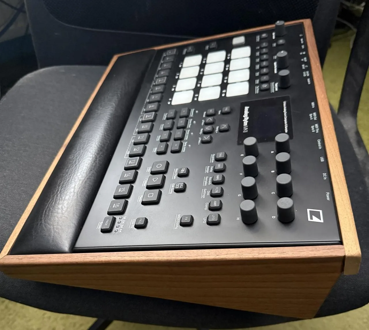 Electron Analog Rytm Mk2 + stand
