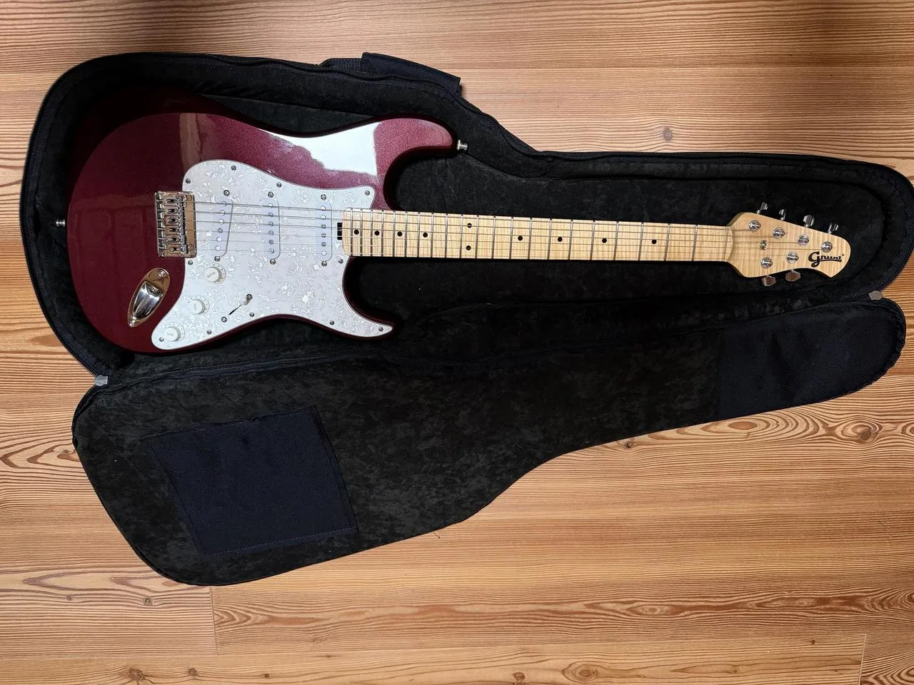 Prodám el.kytaru Grunt strat RedSolitaire - pouze prodej