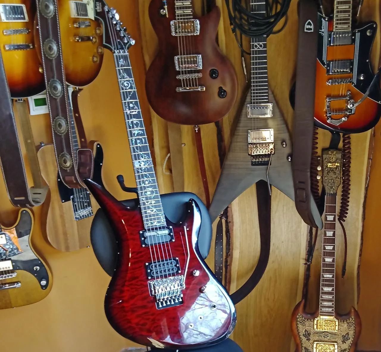 SCHECTER AVENGER A-6 FR Sustainiac Bright Red Burst Ngfie