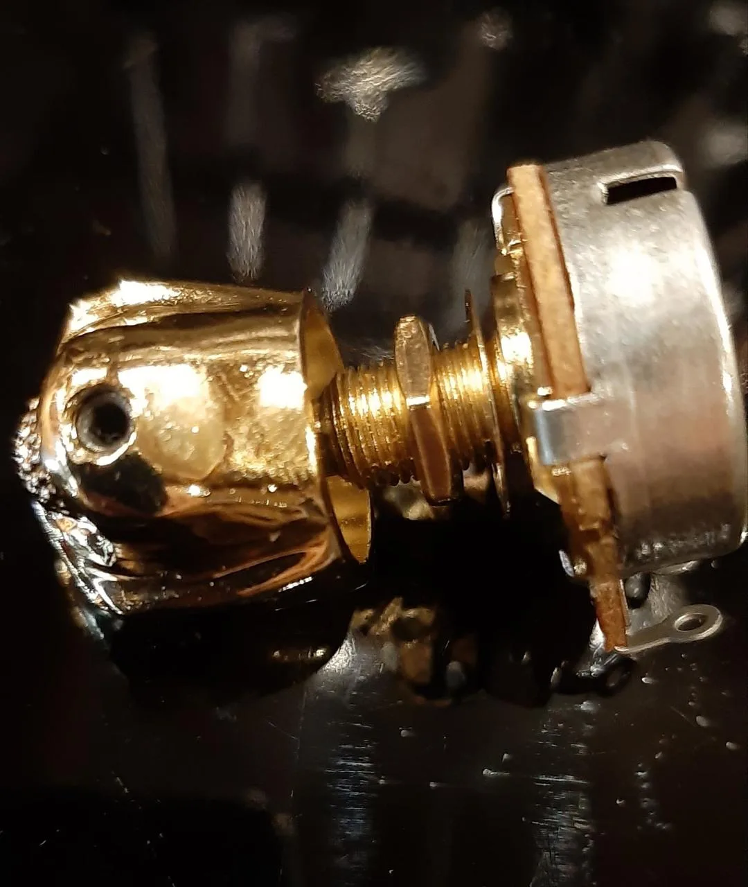 Knoby k potenciometrům Skull Head /gold