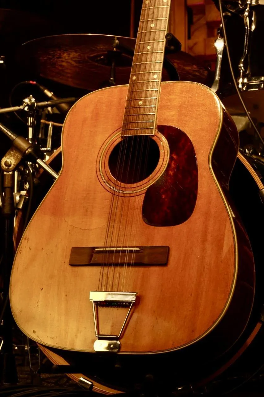 HARMONY H1270 SOVEREIGN 12-STRING JUMBO