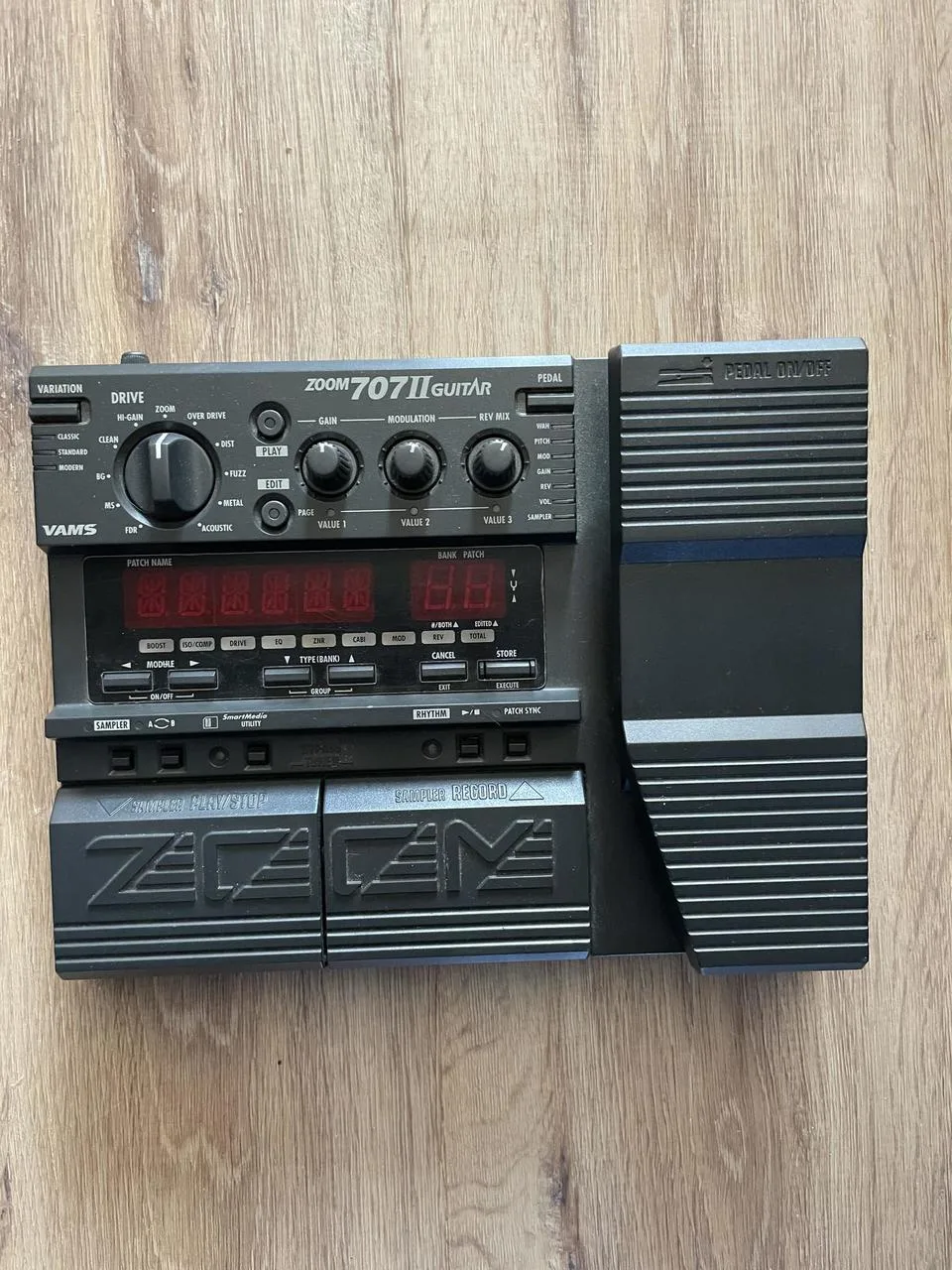 Zoom 707ii