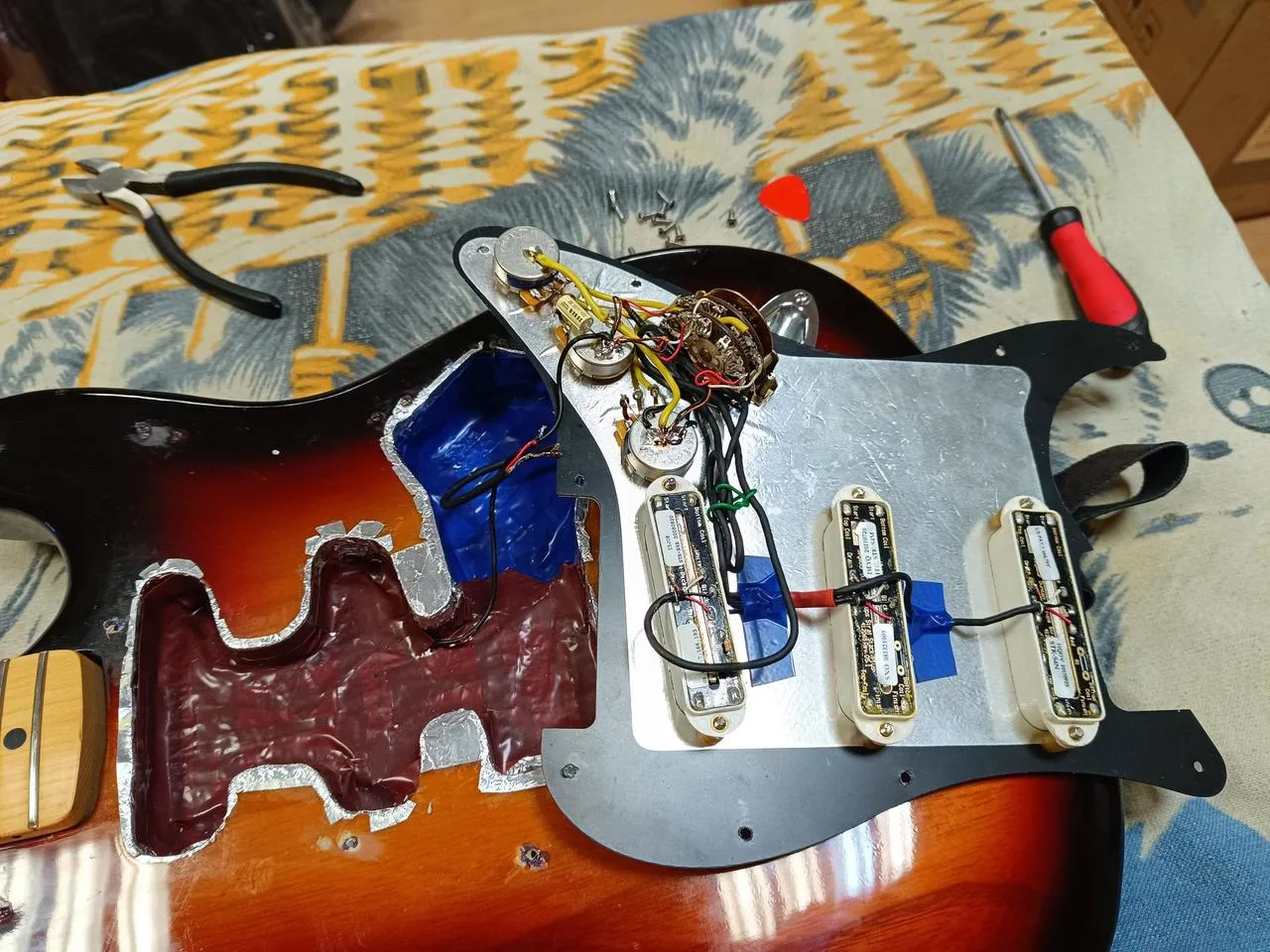 Osazený pickguard pro stratocaster-3x Seymour Duncan-KYJOV