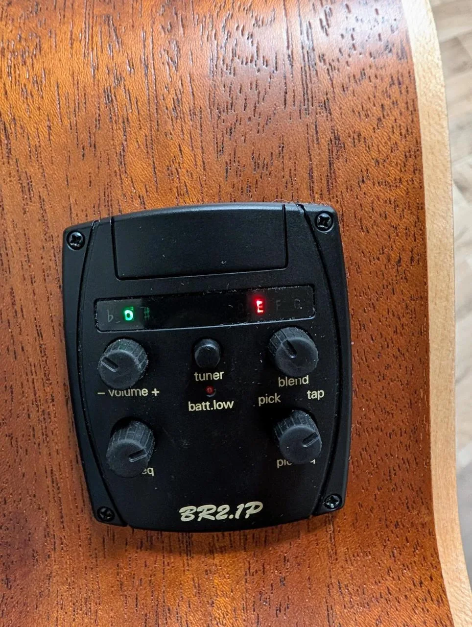 Shadow / BR2.1P preamp + snímače (ust + tap)