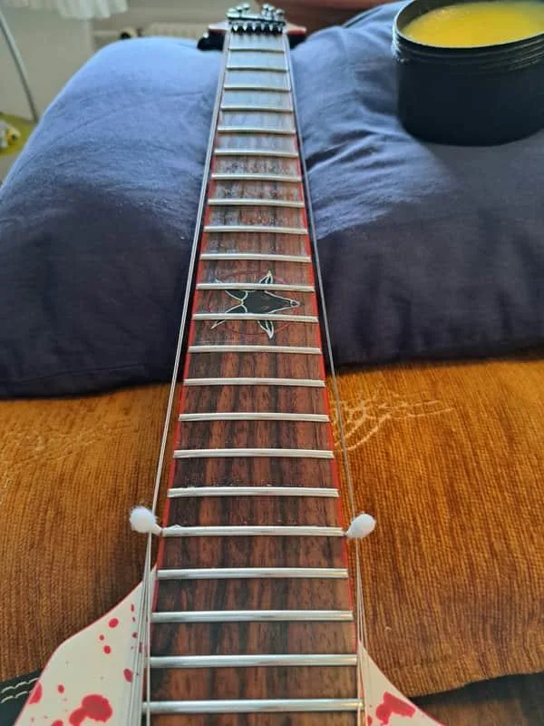 Schecter Gary Holt V-1 Fr blood splatter