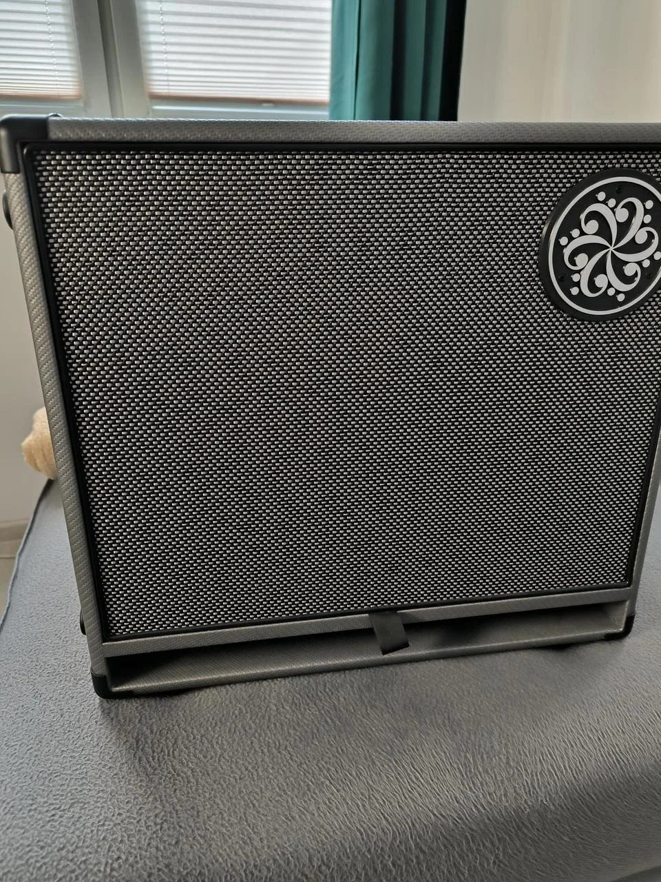 Predám box Darkglass 1/12 500W 8 Ohm