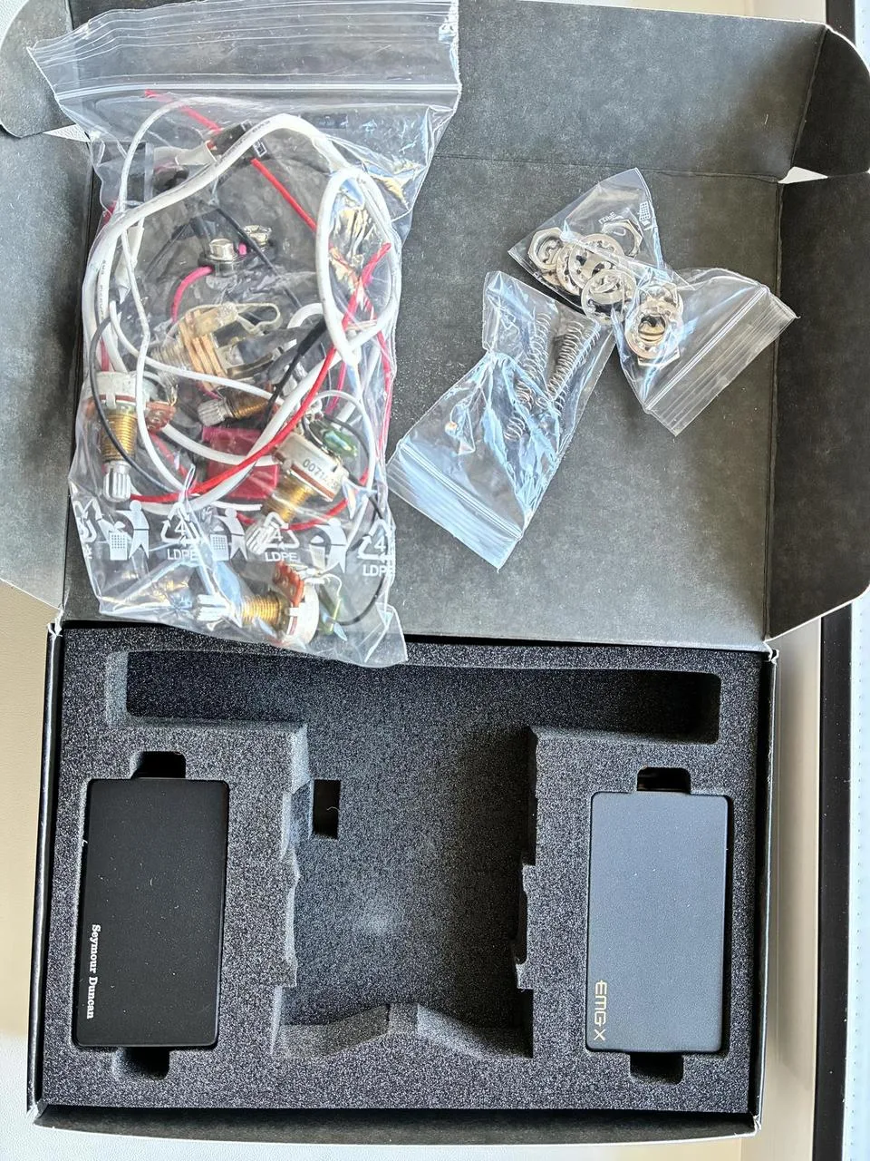 Seymour Duncan AHB-2B + EMG 60A X