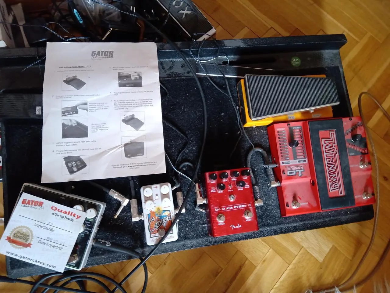 Pedalboard Gator GPT PRO se zabudovaným zdrojem G-BUS 8