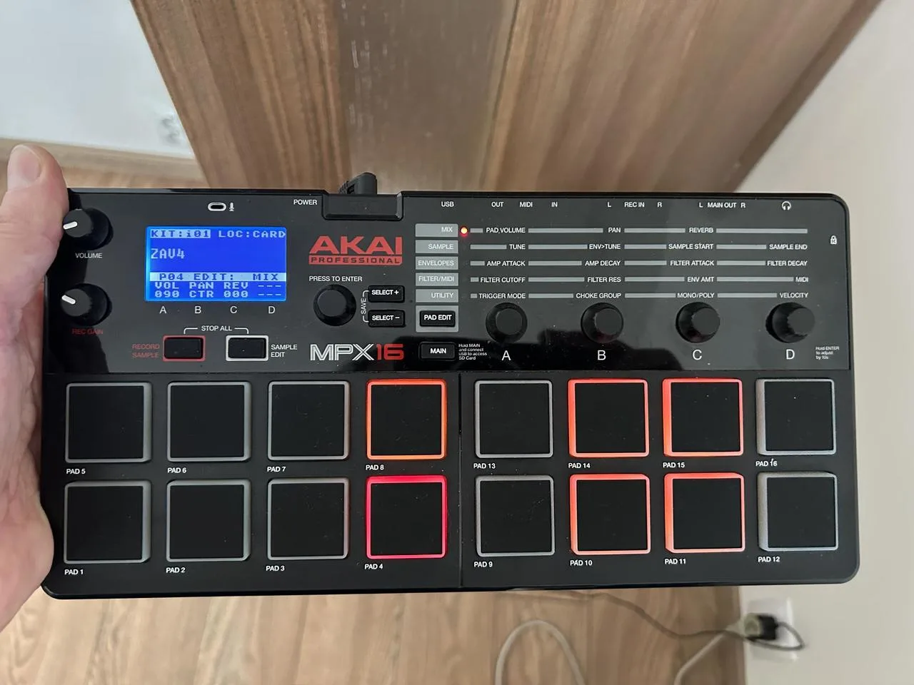 Sampler AKAI MPX 16