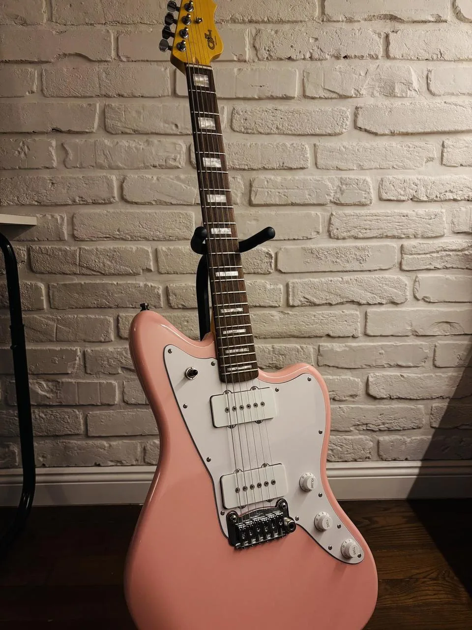 G&L Tribute Doheny Pink Jazzmaster