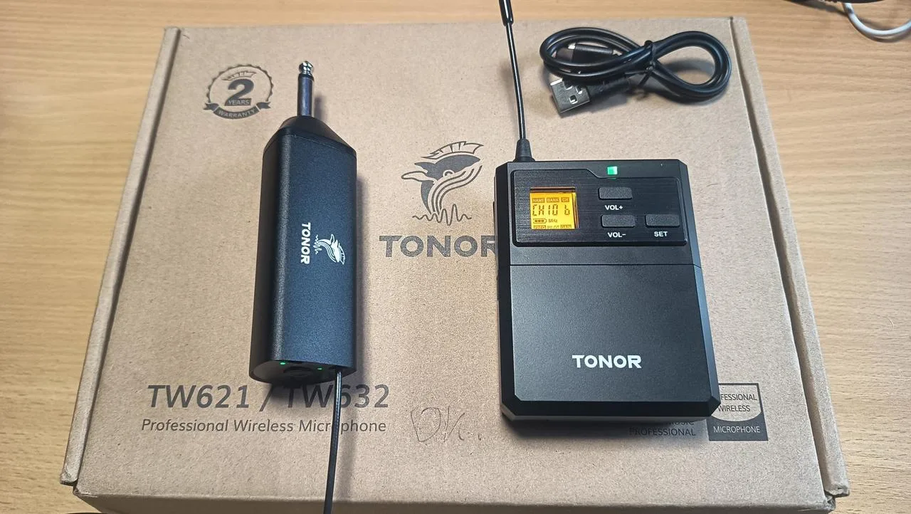 Bezdrátový náhlavní mikrofon Tonor UHF