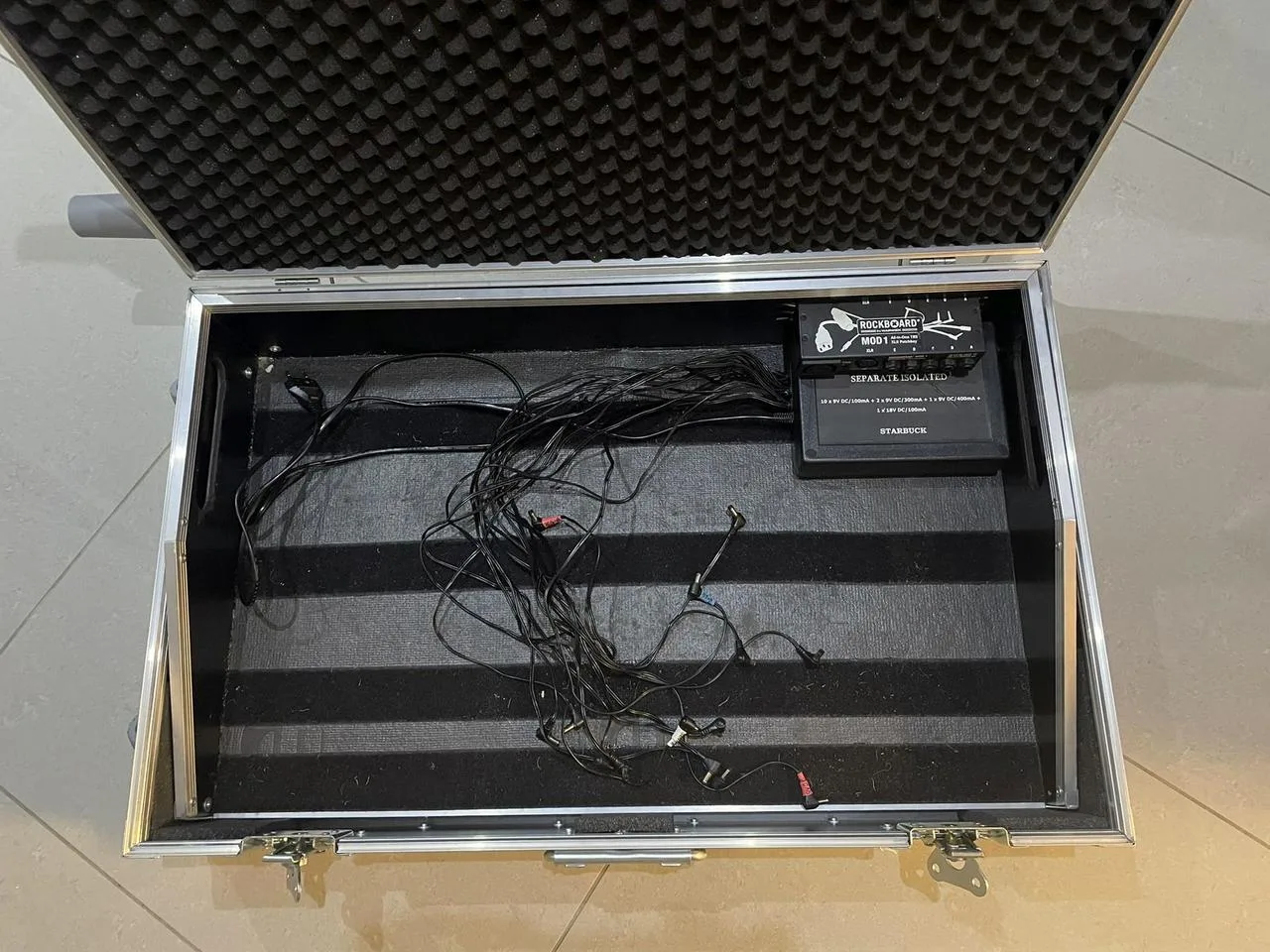 Prodám velký pedalboard
