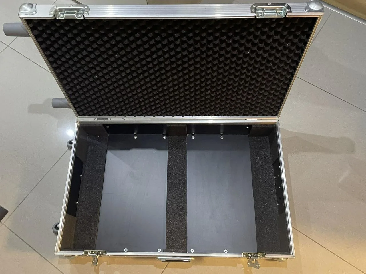 Prodám velký pedalboard