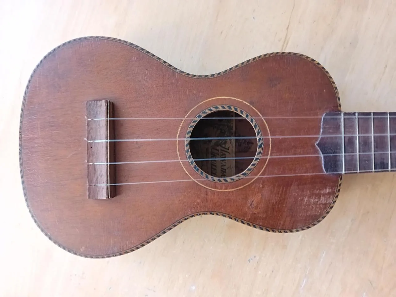 Vintage mahagonové sopranové ukulele Oscar Schmidt