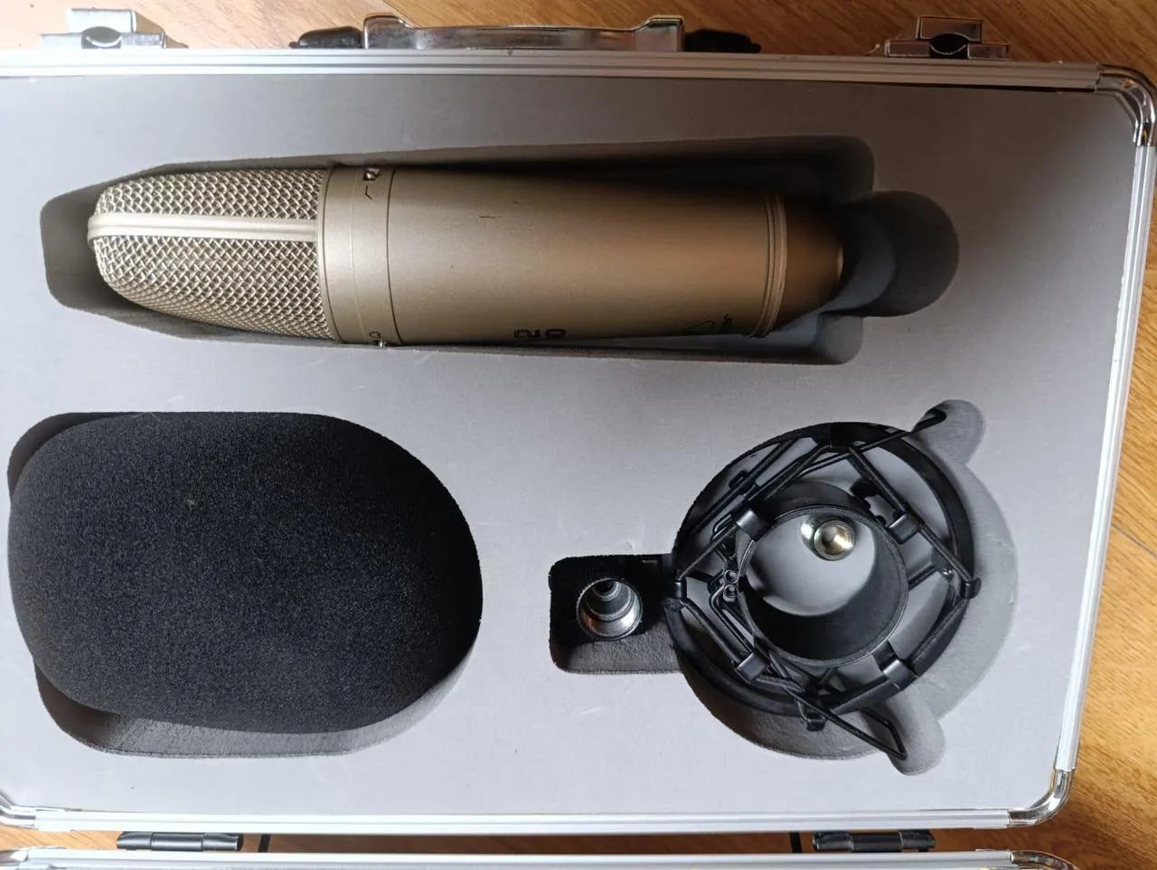 kondenzátorový mikrofon Behringer B-2 PRO