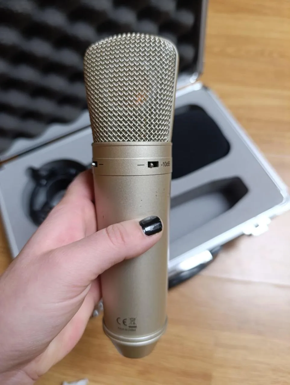 kondenzátorový mikrofon Behringer B-2 PRO