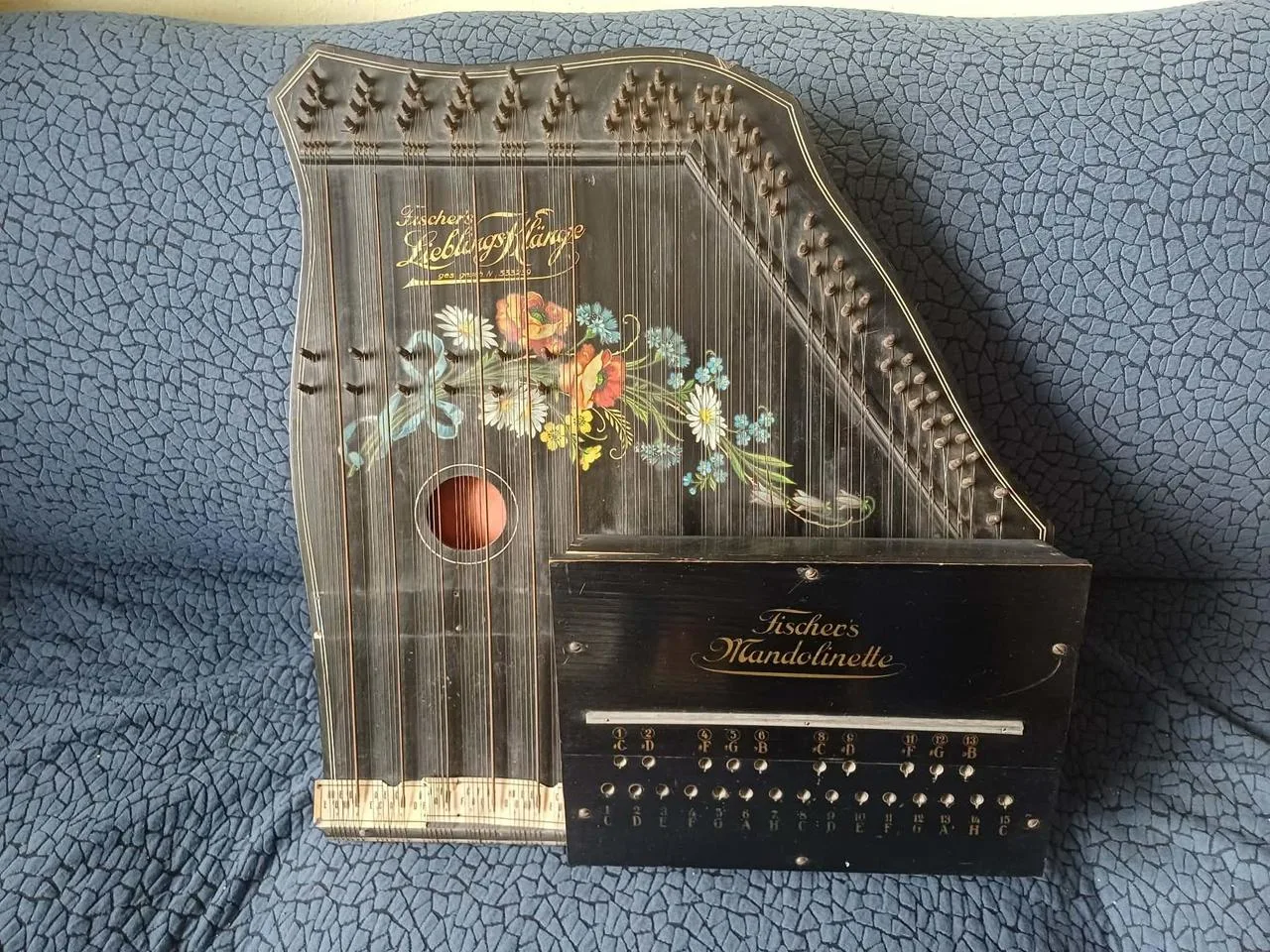Akordová kladívková citera Fischer's Mandolinette s kufrem