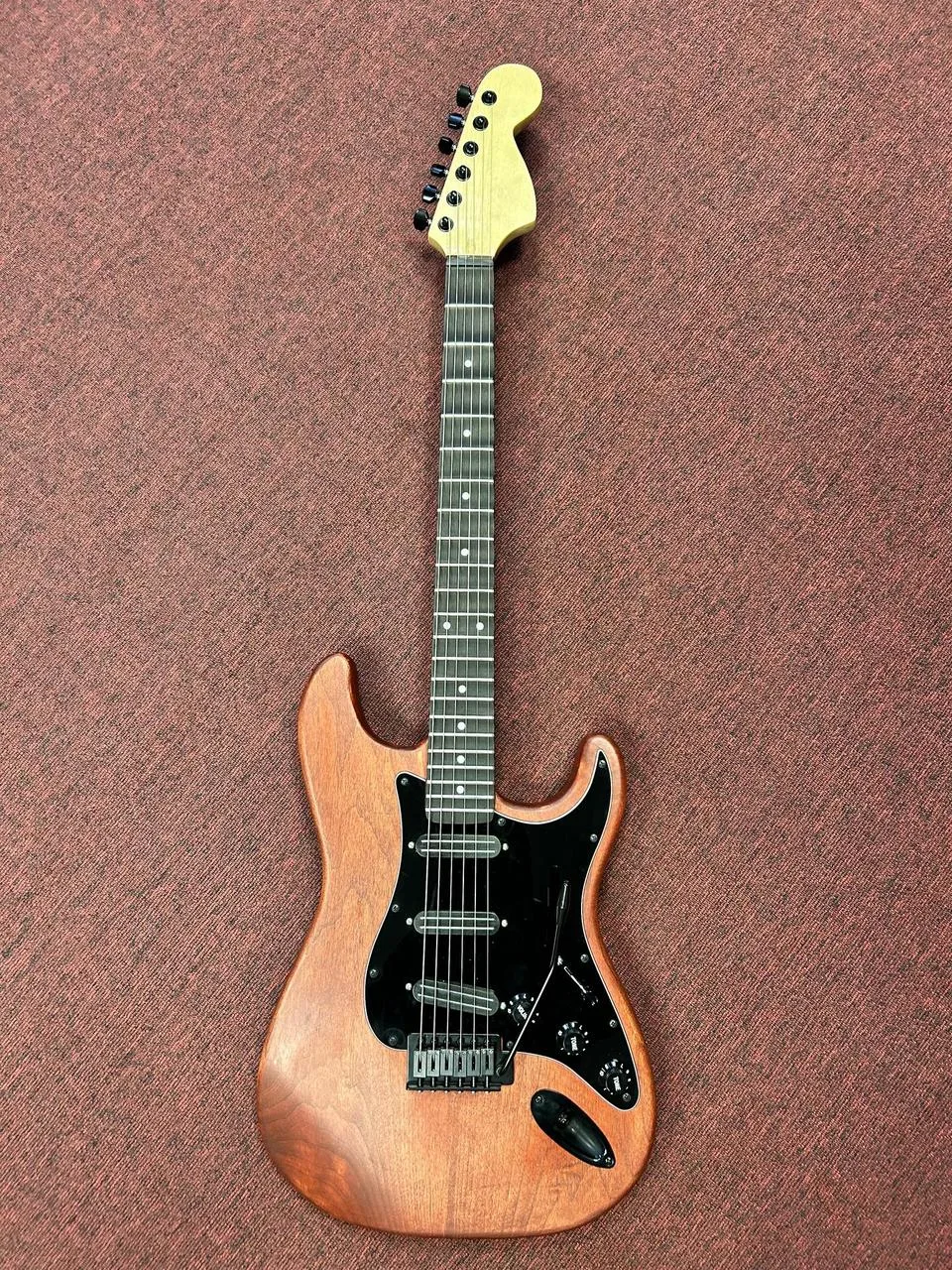 Stratocaster scalloping / Bill Lawrence