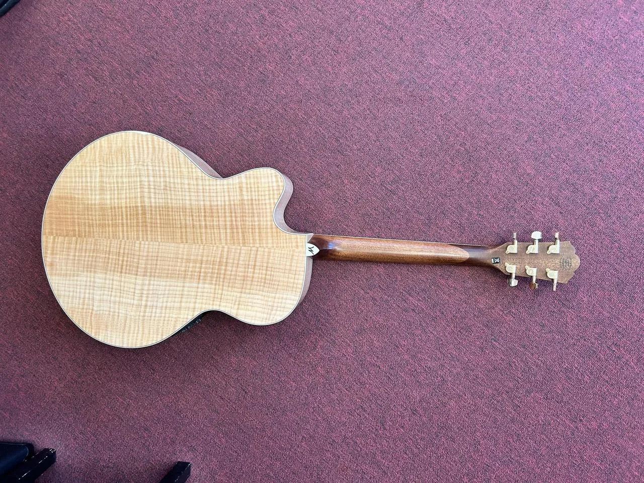 Washburn Superjumbo HJ 40SCE-O