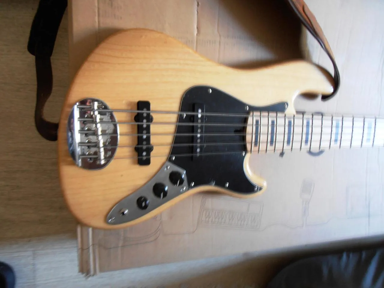 Lakland Skyline Darryl Jones 5 MN NT