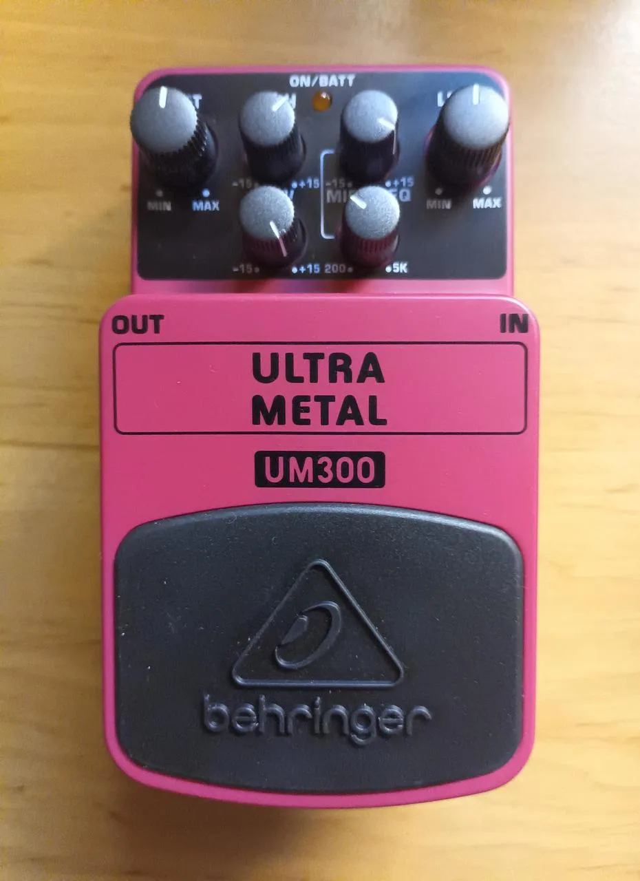 Ultra Metal UM 300 Behringer