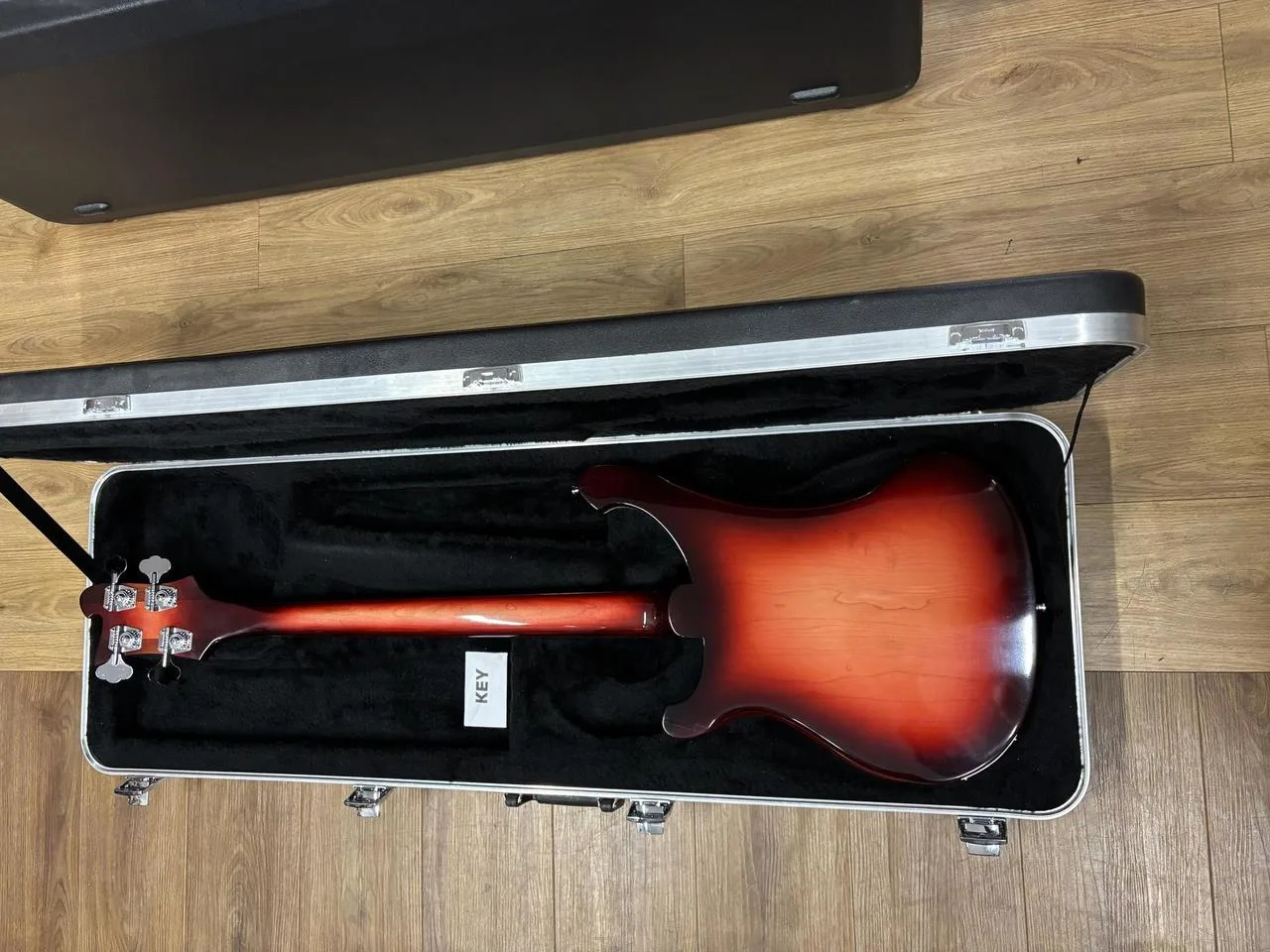 Rickenbacker 4003 Bass Fireglo r. 2008 Fretless / Rezervacia