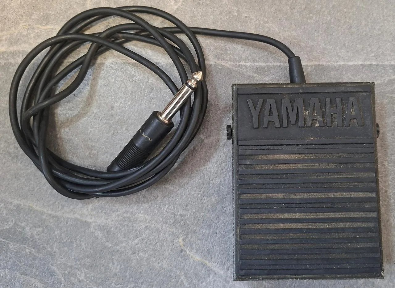 Yamaha footswitch