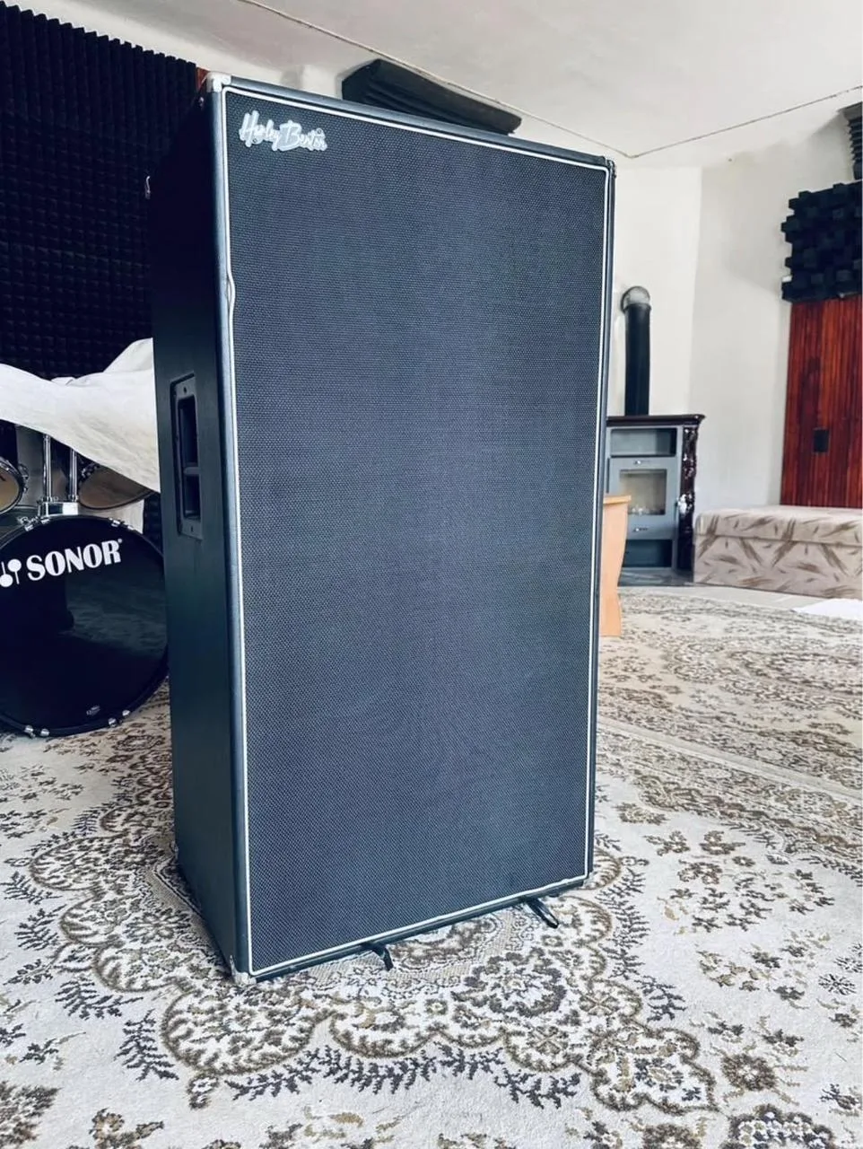 Predám basovú bedňu Harley Benton 810