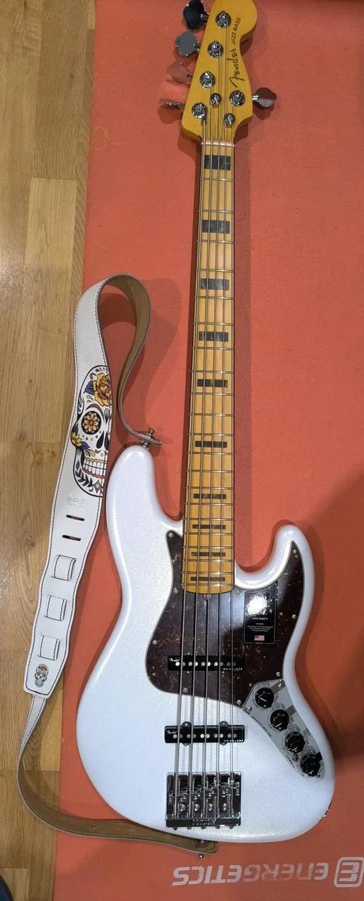 Fender American Ultra Jazz Bass V MN Arctic Pearl 5-strunná