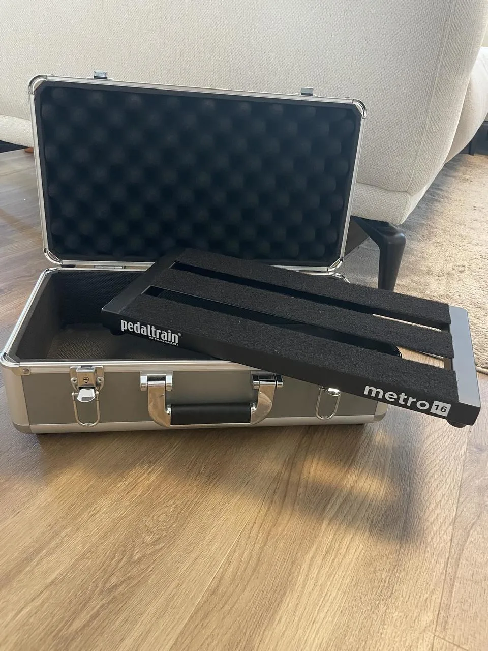 Pedalboard Pedaltrain Metro 16 HC