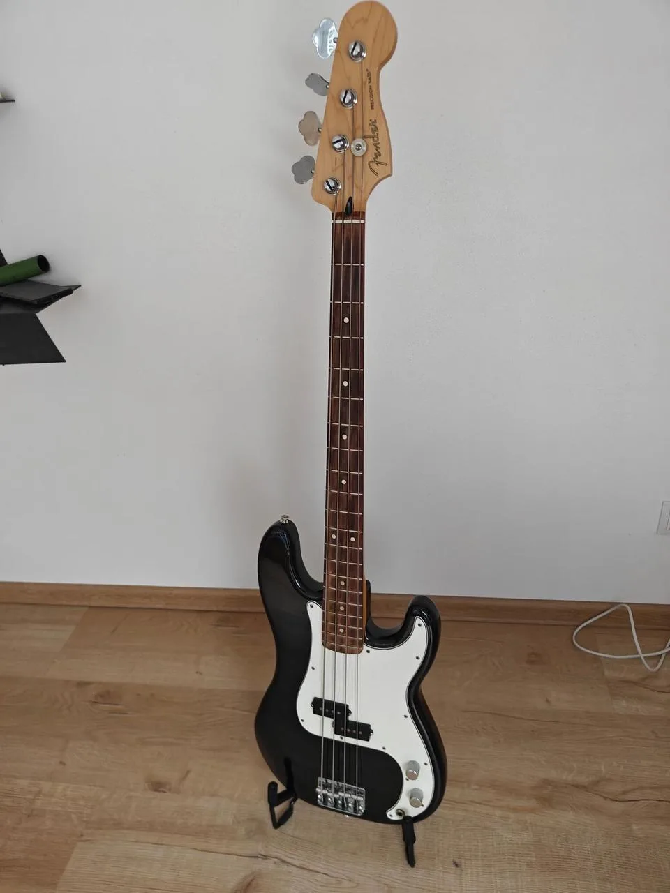 Prodám Fender Precision bass Mexico