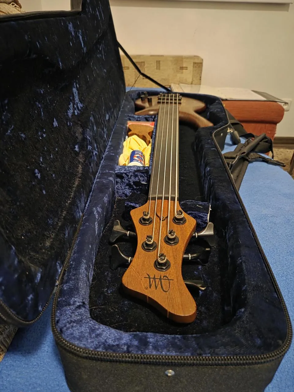 Mayones BE5 fretless