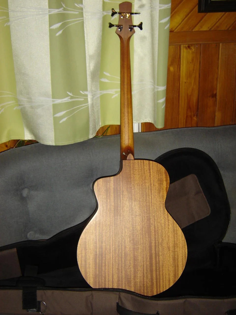 Baskytara Furch Bc 61-CM 4