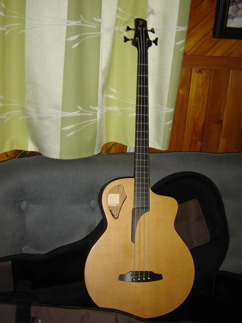 Baskytara Furch Bc 61-CM 4